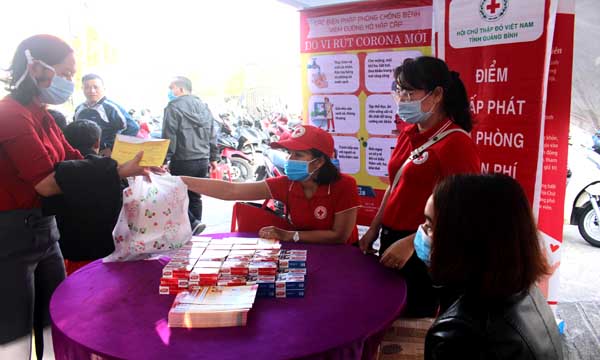 Hội Chữ thập đỏ tỉnh Quảng Bình: Tuyên truyền phòng, chống dịch COVID -19) và tổ chức hoạt động hiến máu tình nguyện 