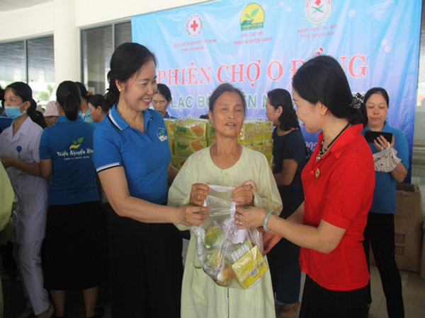 ‘Phiên chợ 0 đồng’ tại Bệnh viện Ung bướu tỉnh Thanh Hóa