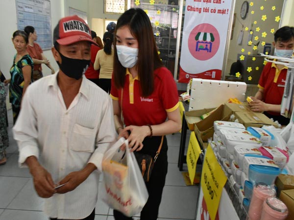 Hội Chữ thập đỏ tỉnh Kiên Giang khai trương mô hình “Chợ nhân đạo” năm 2020