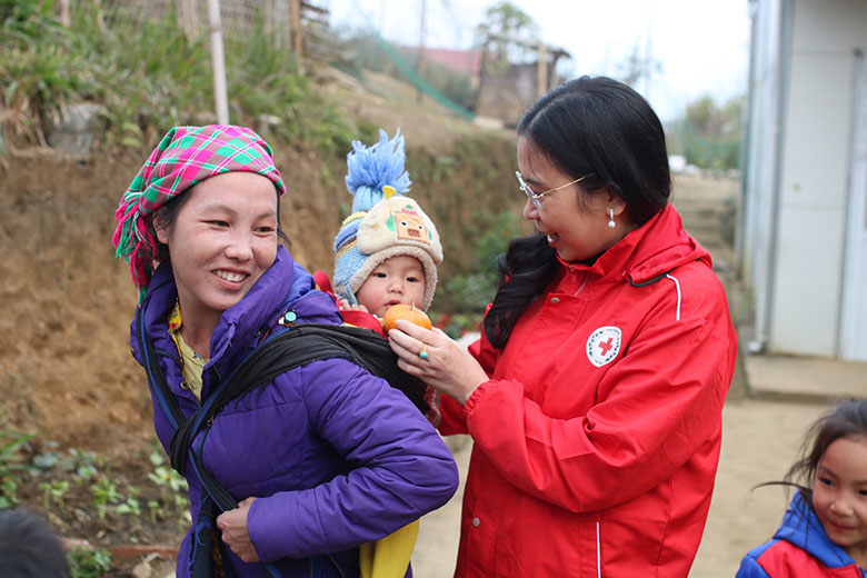 Hội Chữ thập đỏ Việt Nam - Lan tỏa Tết Nhân ái đến với đồng bào dân tộc huyện Pắc Nặm