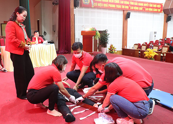Bắc Giang: Hội thi kỹ thuật sơ cấp cứu cho tình nguyện viên Chữ thập đỏ tỉnh năm 2021