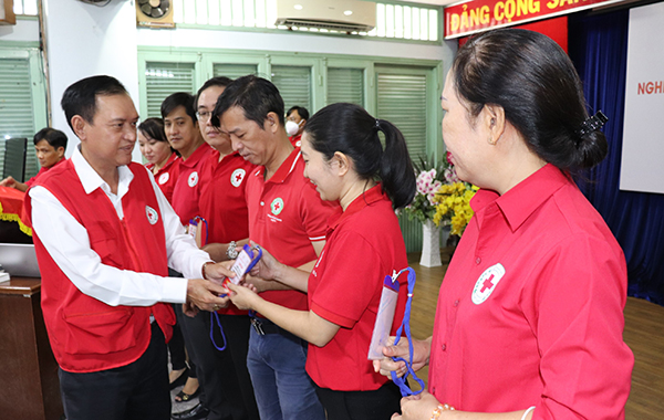 Nâng cao công tác phục hồi liên lạc gia đình cho cán bộ Hội CTĐ tại TP. Hồ Chí Minh