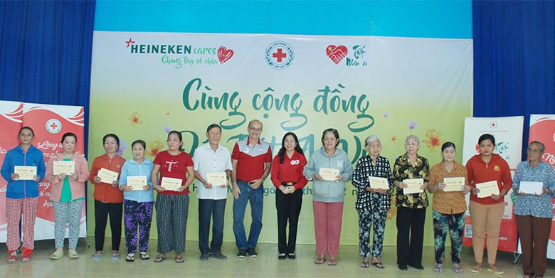 Heineken đồng hành cùng Hội Chữ thập đỏ Việt Nam trong Phong trào “Tết Nhân ái” Xuân Quý Mão 2023
