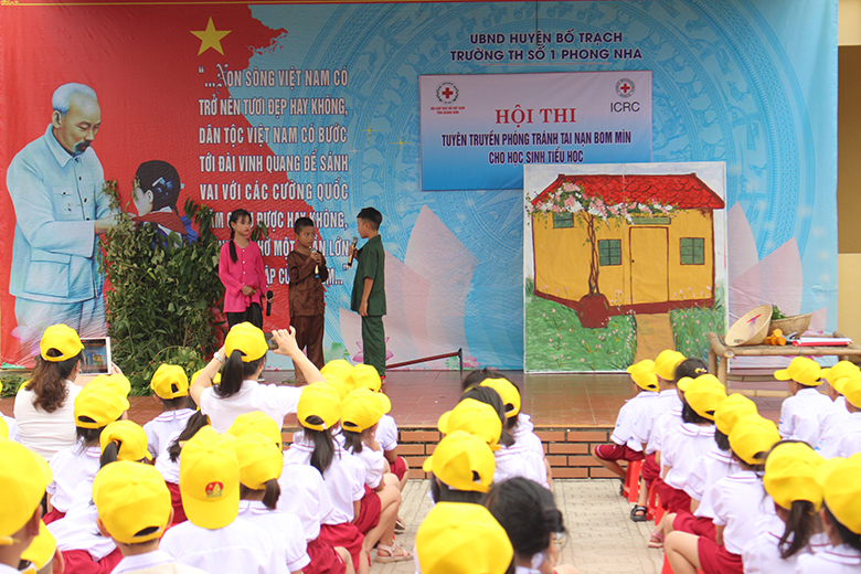Quảng Bình: Hội thi tuyên truyền phòng tránh tai nạn bom mìn cho học sinh tiểu học.