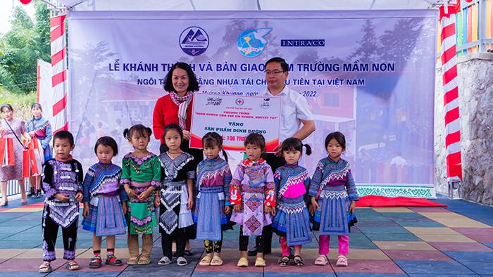 Chắp thêm khát vọng đến trường cho các em học sinh nghèo Lào Cai