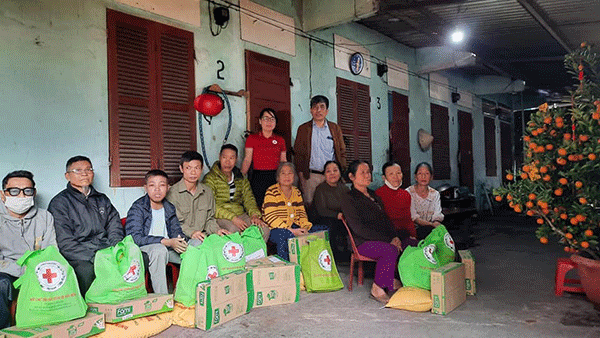 Quảng Bình: Hỗ trợ xóm chạy thận đón Tết đầm ấm