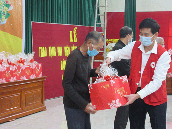 Hà Nam: Đã trao tặng trên 16.000 suất quà Tết
