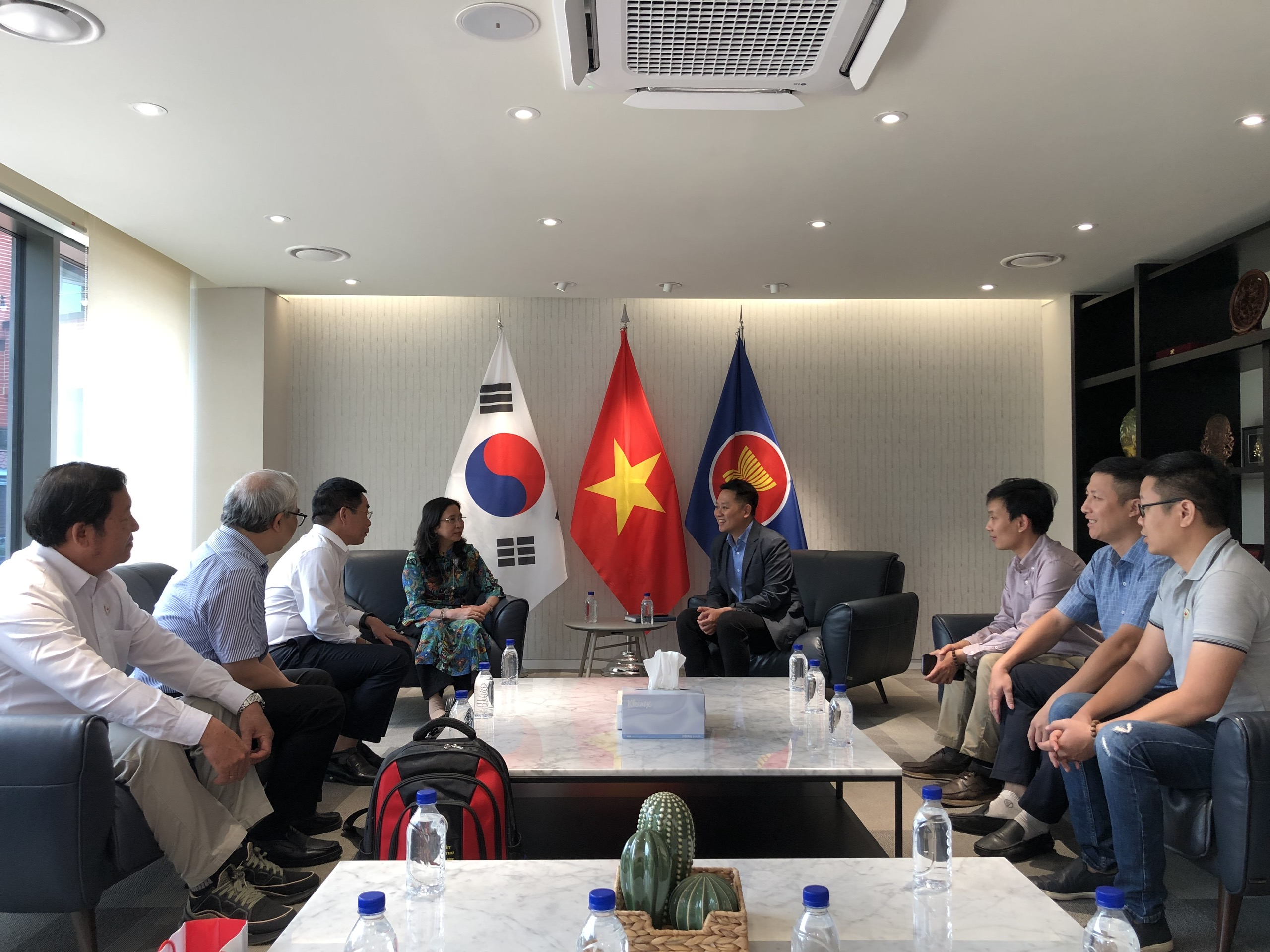 Đoàn lãnh đạo cấp cao Trung ương Hội Chữ thập đỏ Việt Nam thăm và làm việc tại Hàn Quốc