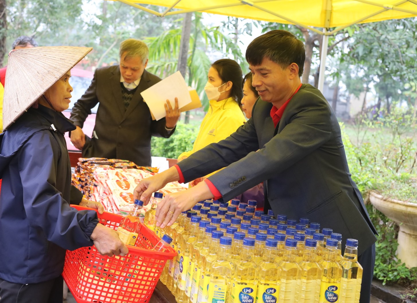 Hà Nam: “Tết nhân ái” toàn tỉnh trao tặng trên 12.000 suất quà Tết