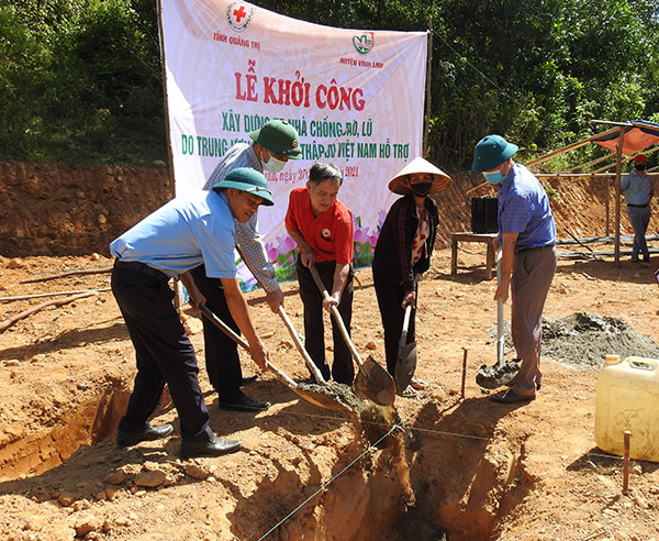 Quảng Trị: Khởi công xây dựng 75 nhà chống bão, lũ cho người dân