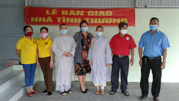 Gia Lai: Bàn giao nhà tình thương cho hộ nghèo, khó khăn tại xã Ayun Hạ
