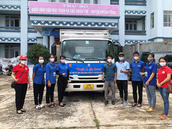 Đắk Lắk: “Chuyến xe yêu thương” đến với người dân huyện Krông Bông 