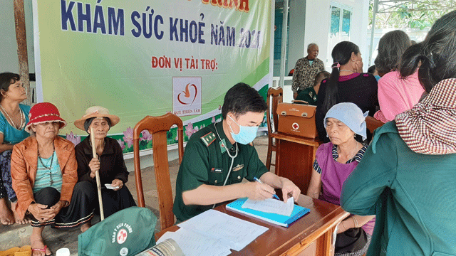Kon Tum: Khám bệnh nhân đạo tại các xã vùng sâu, vùng xa