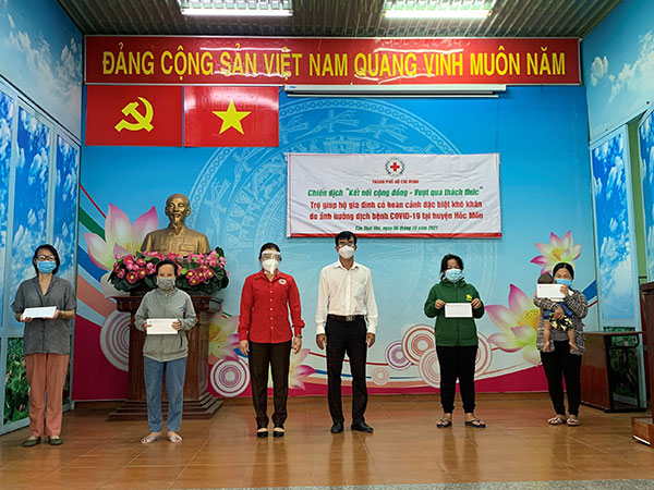 TP. Hồ Chí Minh: Chăm lo cho các hoàn cảnh khó khăn ổn định đời sống trong trạng thái bình thường mới