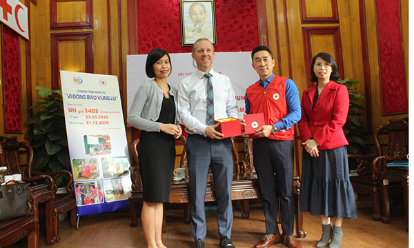 Đại sứ Vương quốc Anh sẽ đạp xe gây quỹ ủng hộ người dân miền Trung Việt Nam
