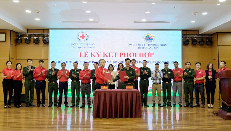 Quảng Ninh: Hội Chữ thập đỏ tỉnh và Bộ Chỉ huy Bộ đội Biên phòng tỉnh ký kết chương trình phối hợp