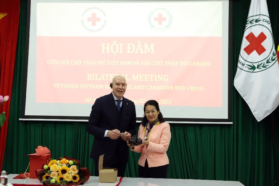 Hội Chữ thập đỏ Việt Nam và Hội Chữ thập đỏ Canada: Hội đàm, thảo luận về việc ký kết Bản ghi nhớ hợp tác giữa hai Hội Quốc gia