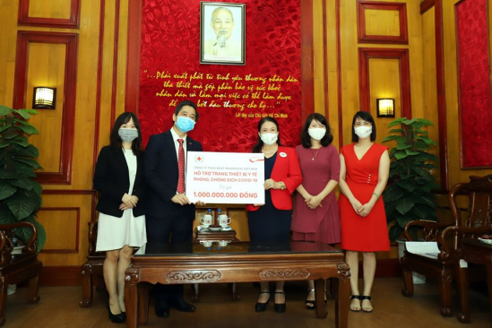 Hội Chữ thập đỏ Việt Nam tiếp nhận ủng hộ từ Prudential Việt Nan