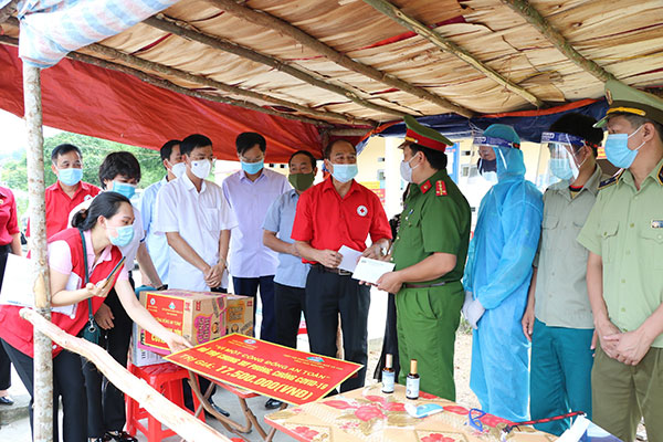 Thái Nguyên: Nhiều hoạt động chăm lo cho người khó khăn và hỗ trợ tuyến đầu chống dịch