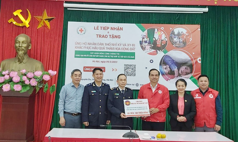 Hội Chữ thập đỏ Việt Nam tiếp nhận ủng hộ 100 triệu đồng của Tổng cục Hải quan trợ giúp nhân dân Thổ Nhĩ Kỳ và Sy-Ri