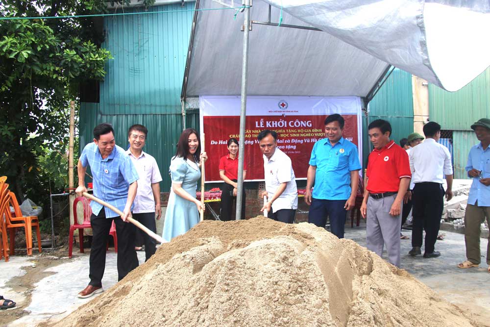 HỘI CHỮ THẬP ĐỎ VIỆT NAM