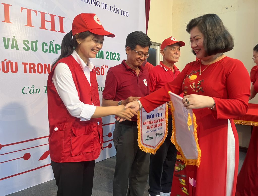 HỘI CHỮ THẬP ĐỎ VIỆT NAM