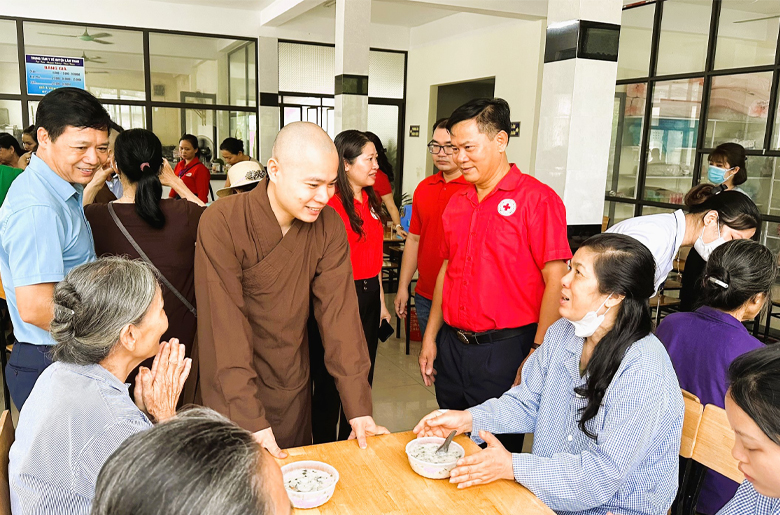 HỘI CHỮ THẬP ĐỎ VIỆT NAM