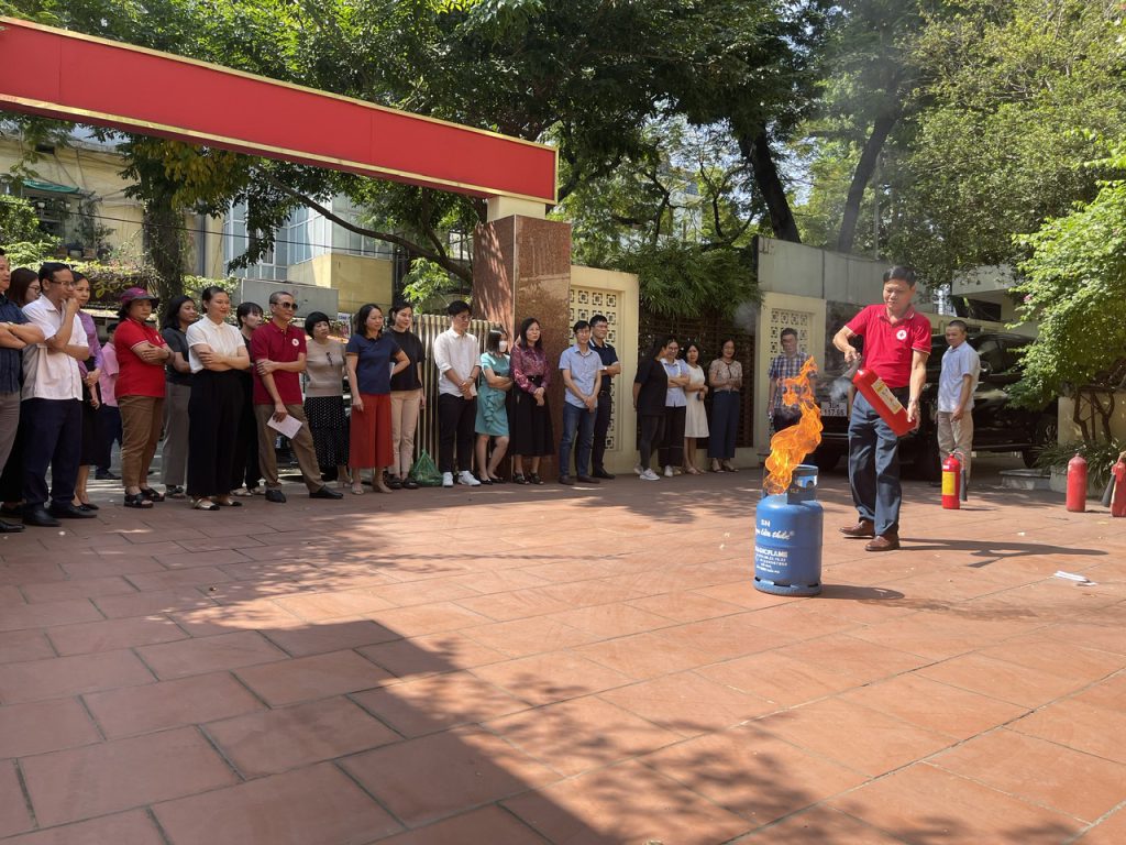 HỘI CHỮ THẬP ĐỎ VIỆT NAM