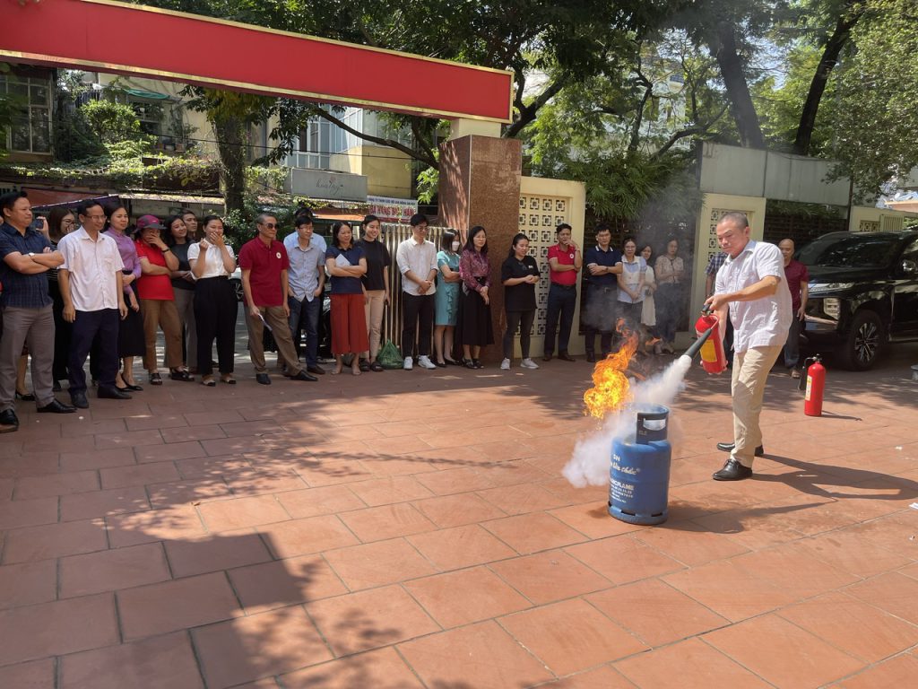 HỘI CHỮ THẬP ĐỎ VIỆT NAM