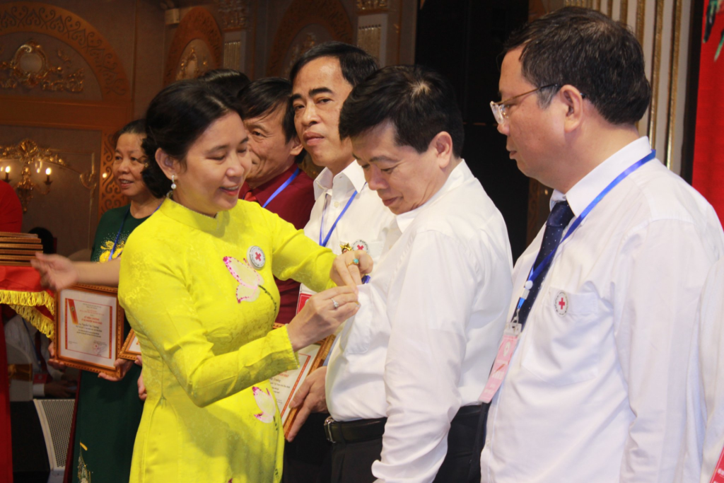 HỘI CHỮ THẬP ĐỎ VIỆT NAM