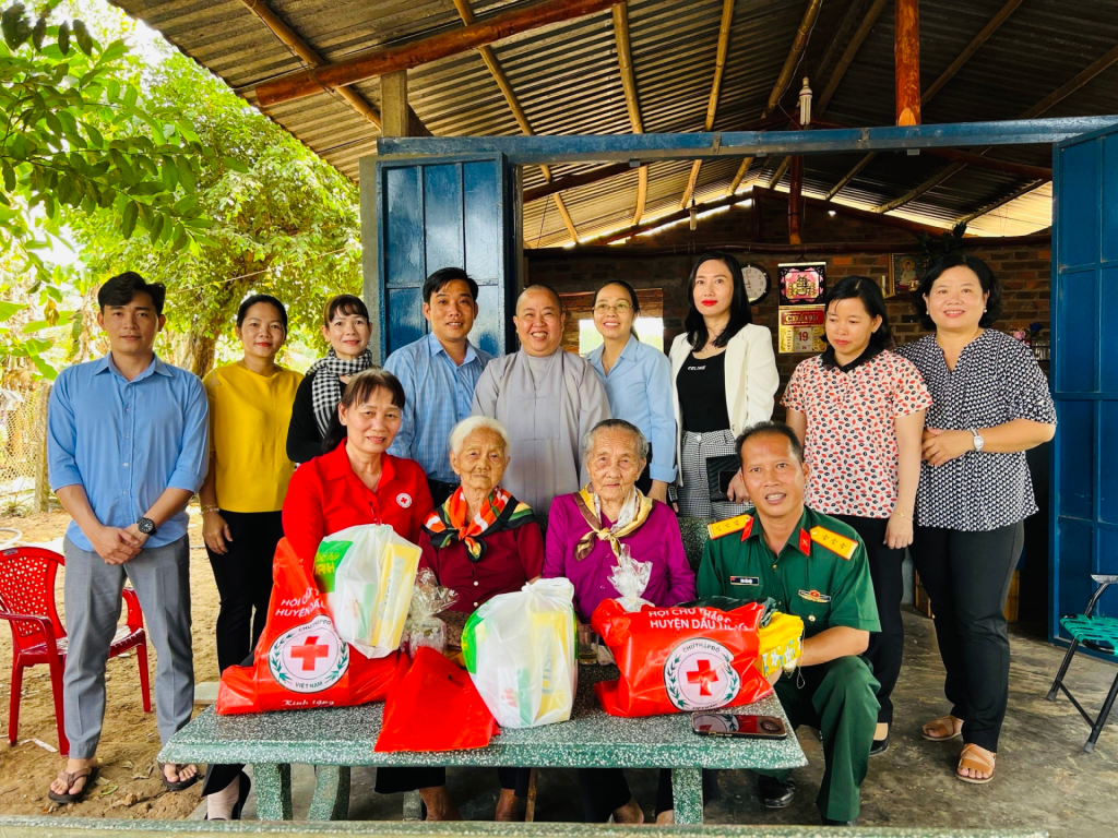HỘI CHỮ THẬP ĐỎ VIỆT NAM