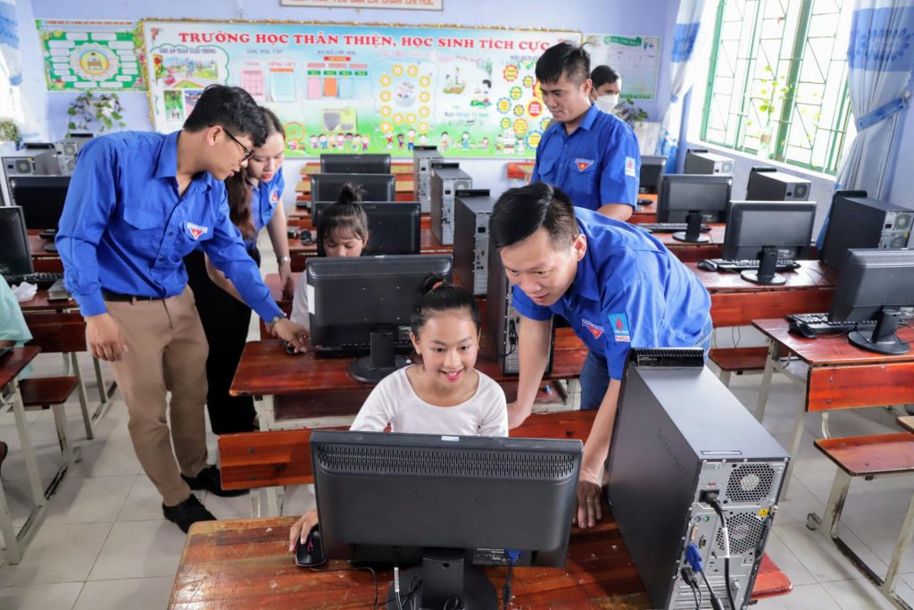 HỘI CHỮ THẬP ĐỎ VIỆT NAM