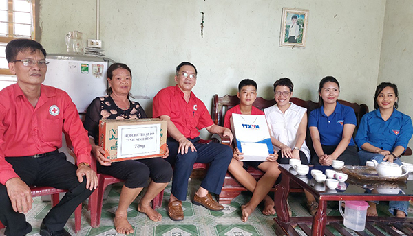 HỘI CHỮ THẬP ĐỎ VIỆT NAM