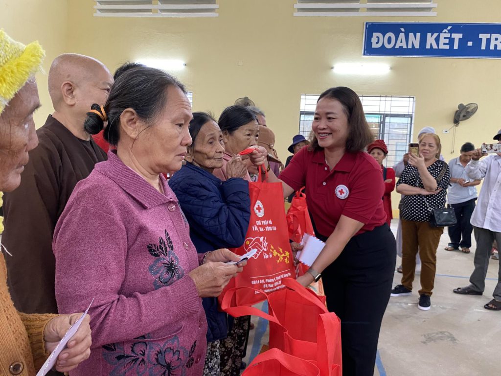 HỘI CHỮ THẬP ĐỎ VIỆT NAM