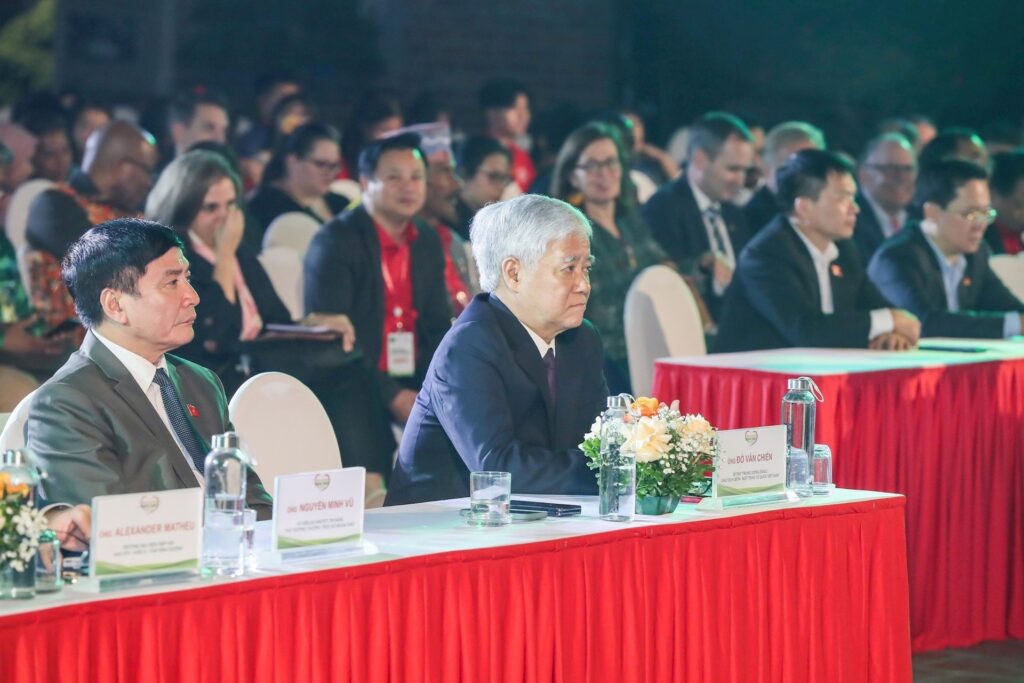 HỘI CHỮ THẬP ĐỎ VIỆT NAM
