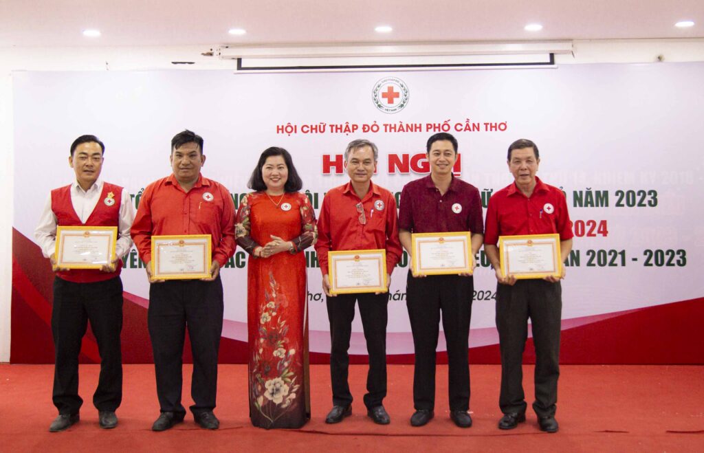 HỘI CHỮ THẬP ĐỎ VIỆT NAM