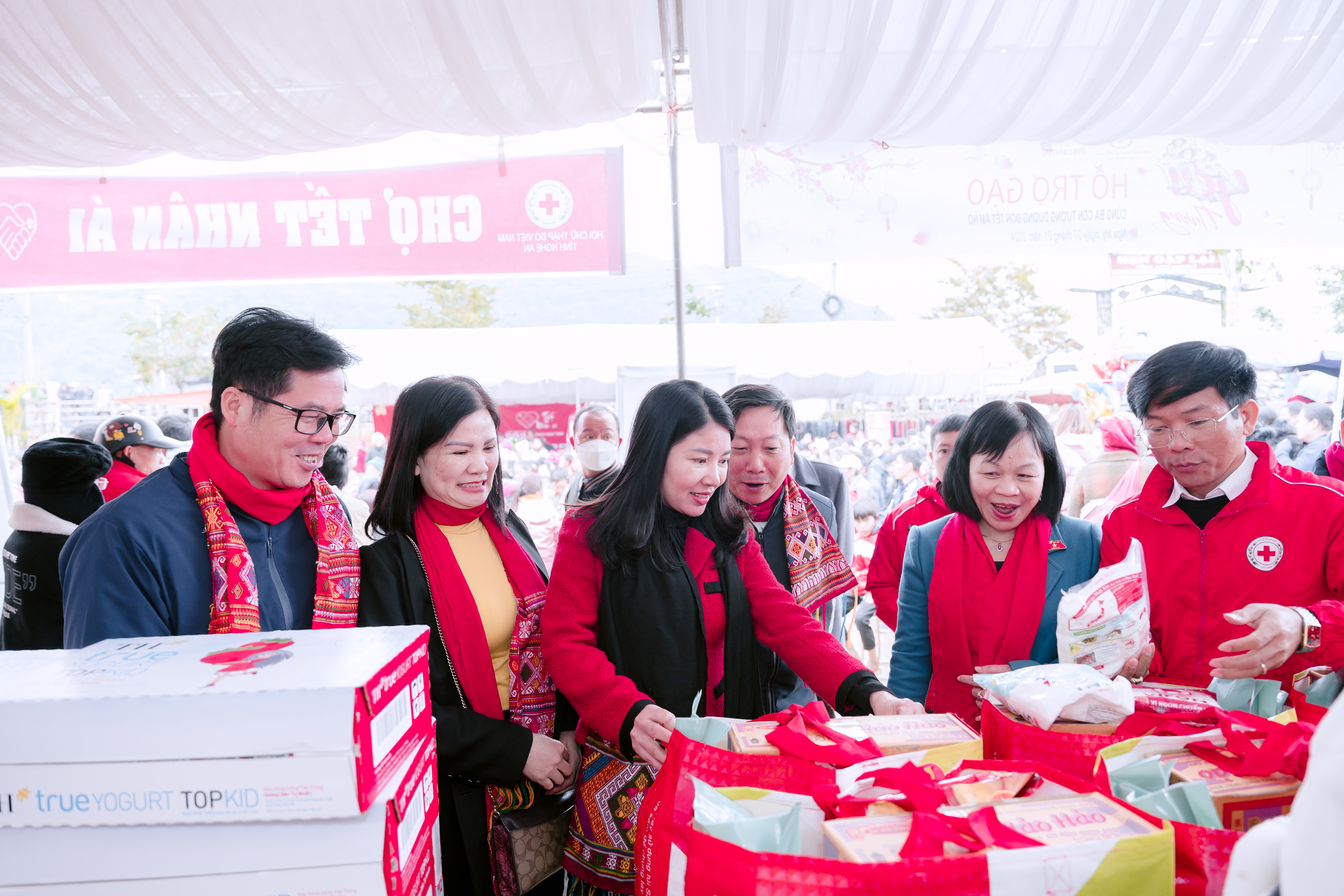 HỘI CHỮ THẬP ĐỎ VIỆT NAM