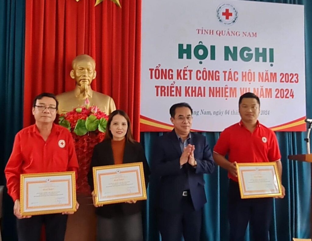 HỘI CHỮ THẬP ĐỎ VIỆT NAM