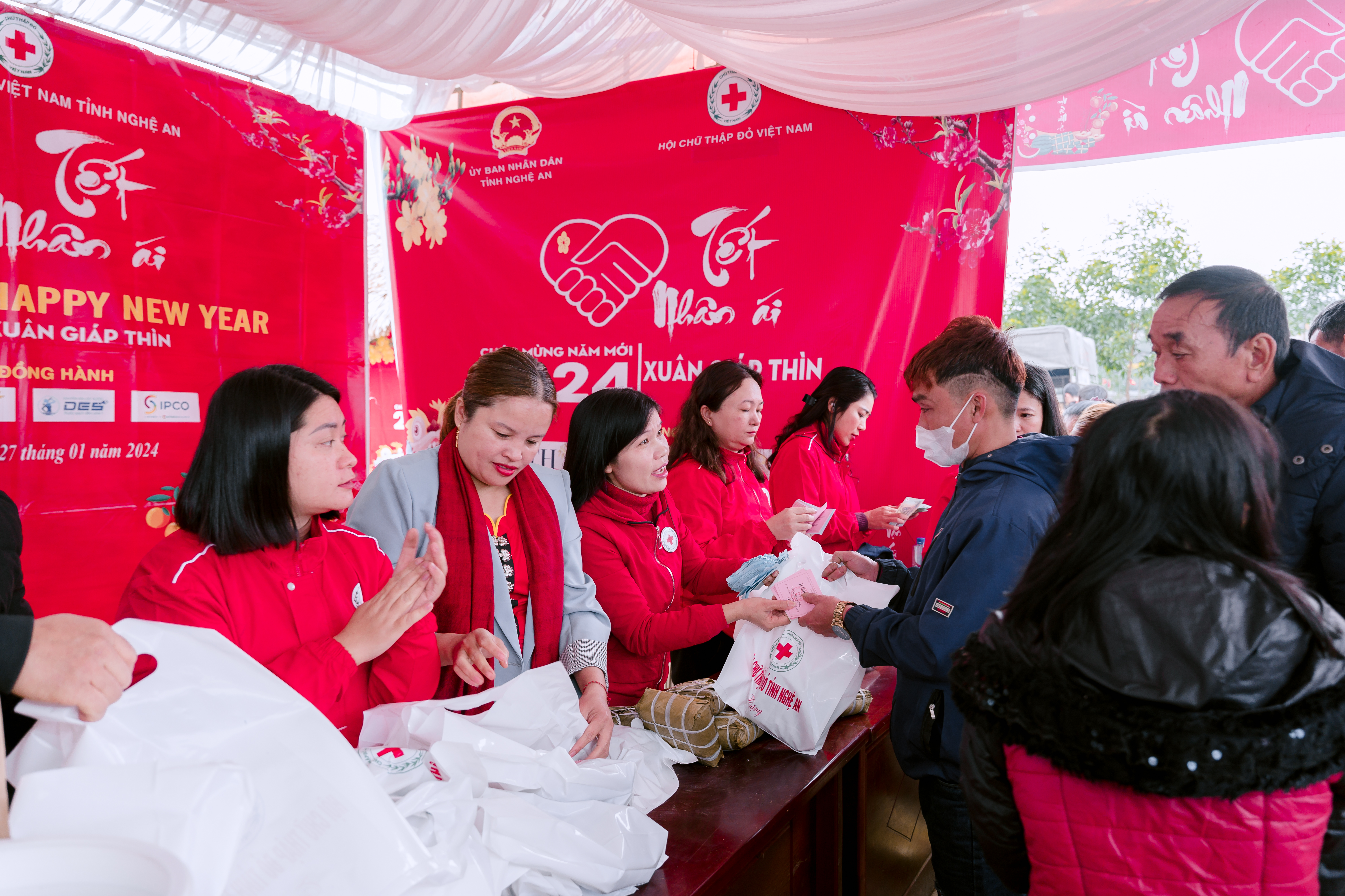 HỘI CHỮ THẬP ĐỎ VIỆT NAM