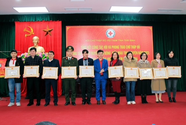 HỘI CHỮ THẬP ĐỎ VIỆT NAM