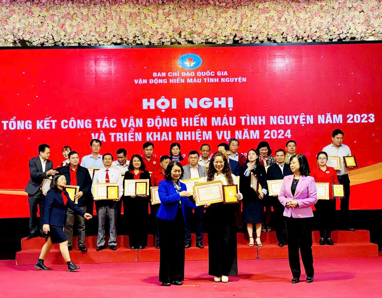 HỘI CHỮ THẬP ĐỎ VIỆT NAM