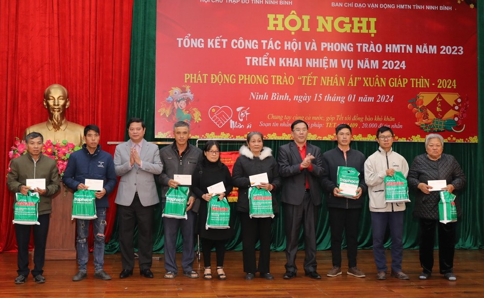 HỘI CHỮ THẬP ĐỎ VIỆT NAM