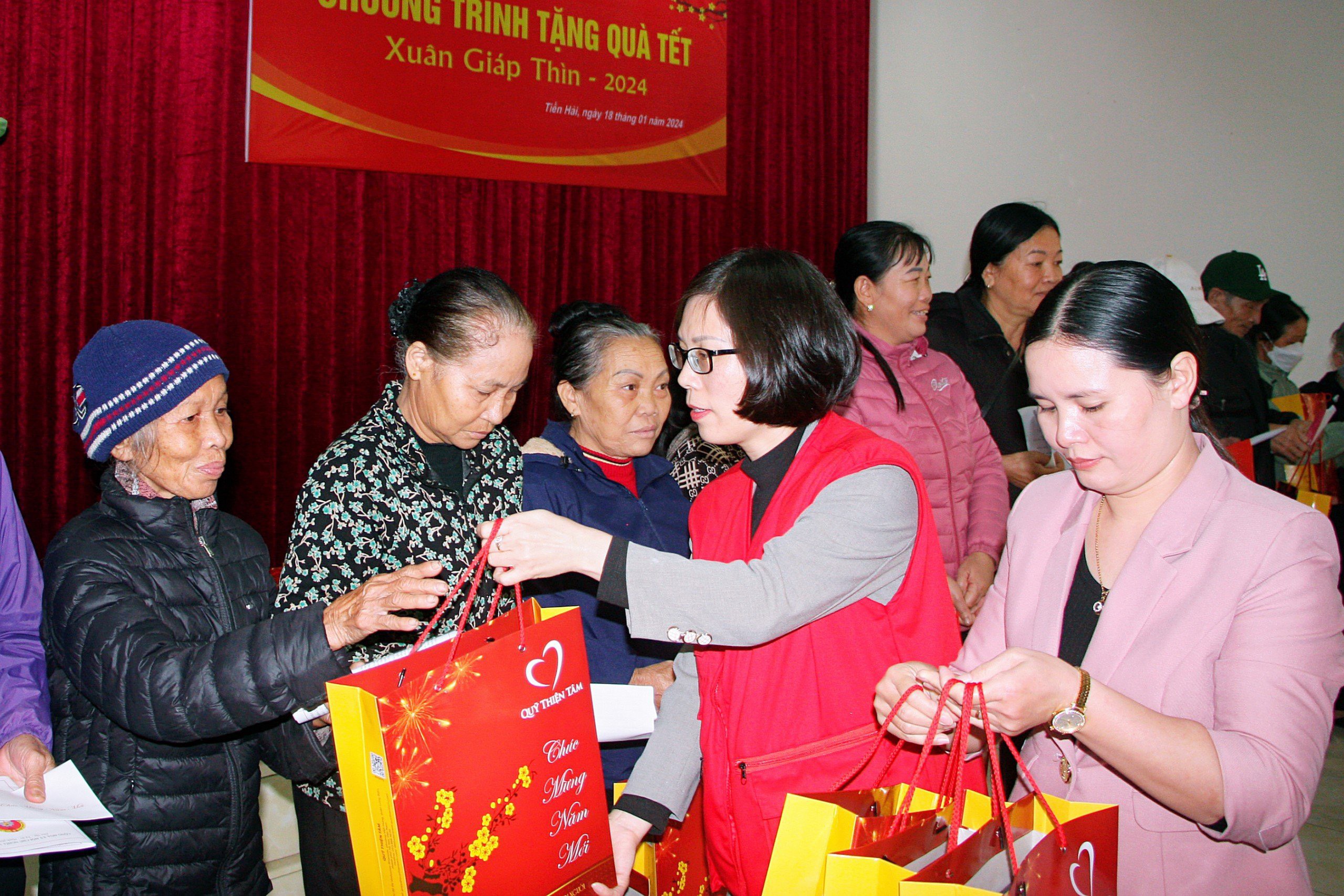 HỘI CHỮ THẬP ĐỎ VIỆT NAM