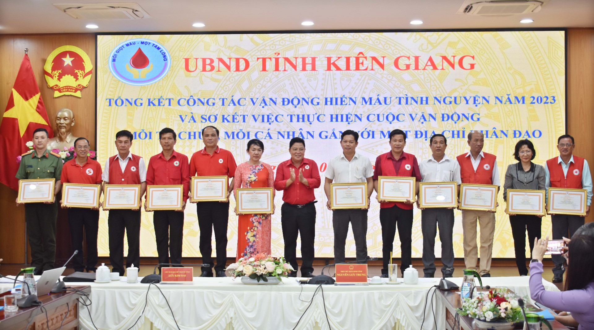 HỘI CHỮ THẬP ĐỎ VIỆT NAM