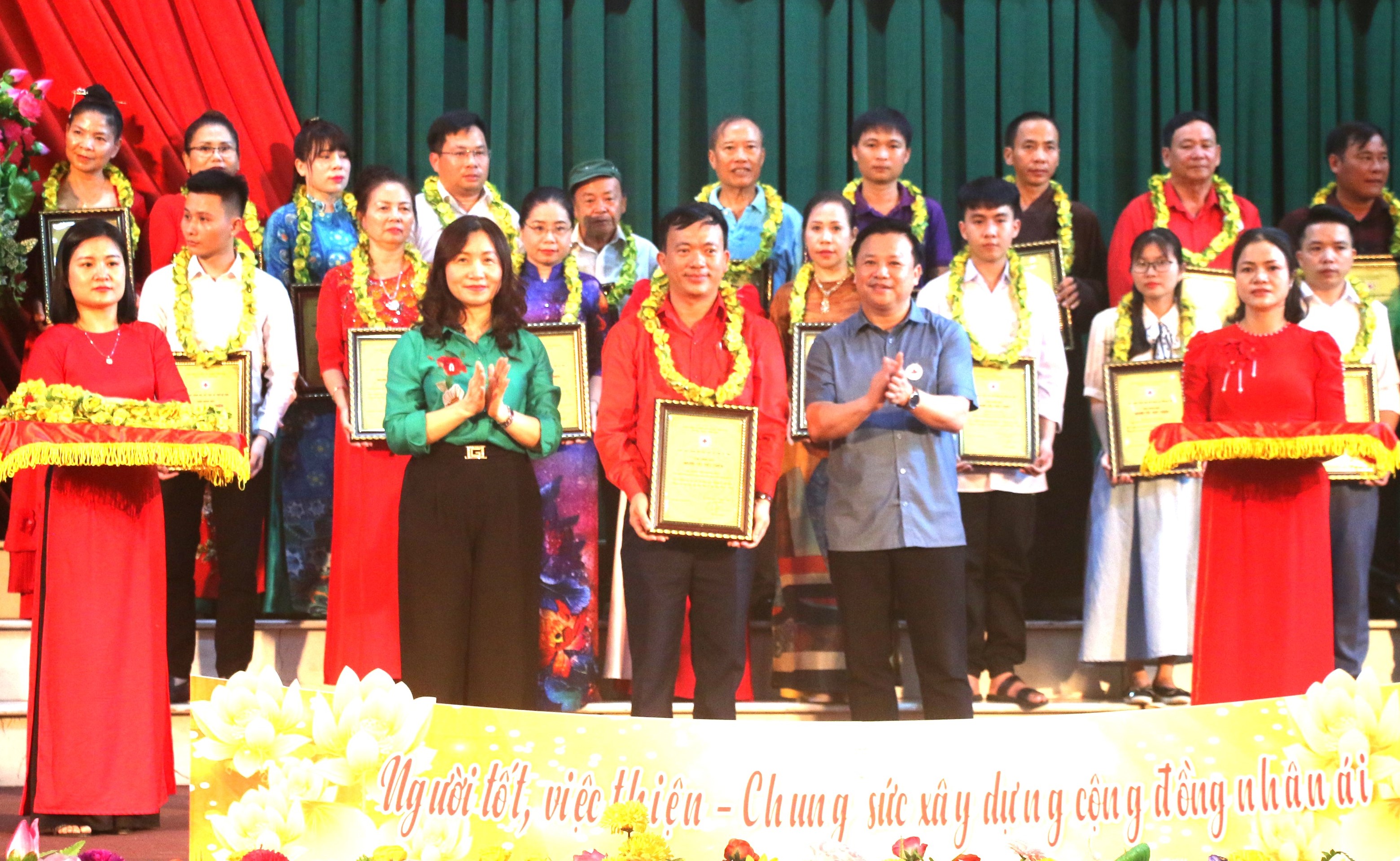 HỘI CHỮ THẬP ĐỎ VIỆT NAM
