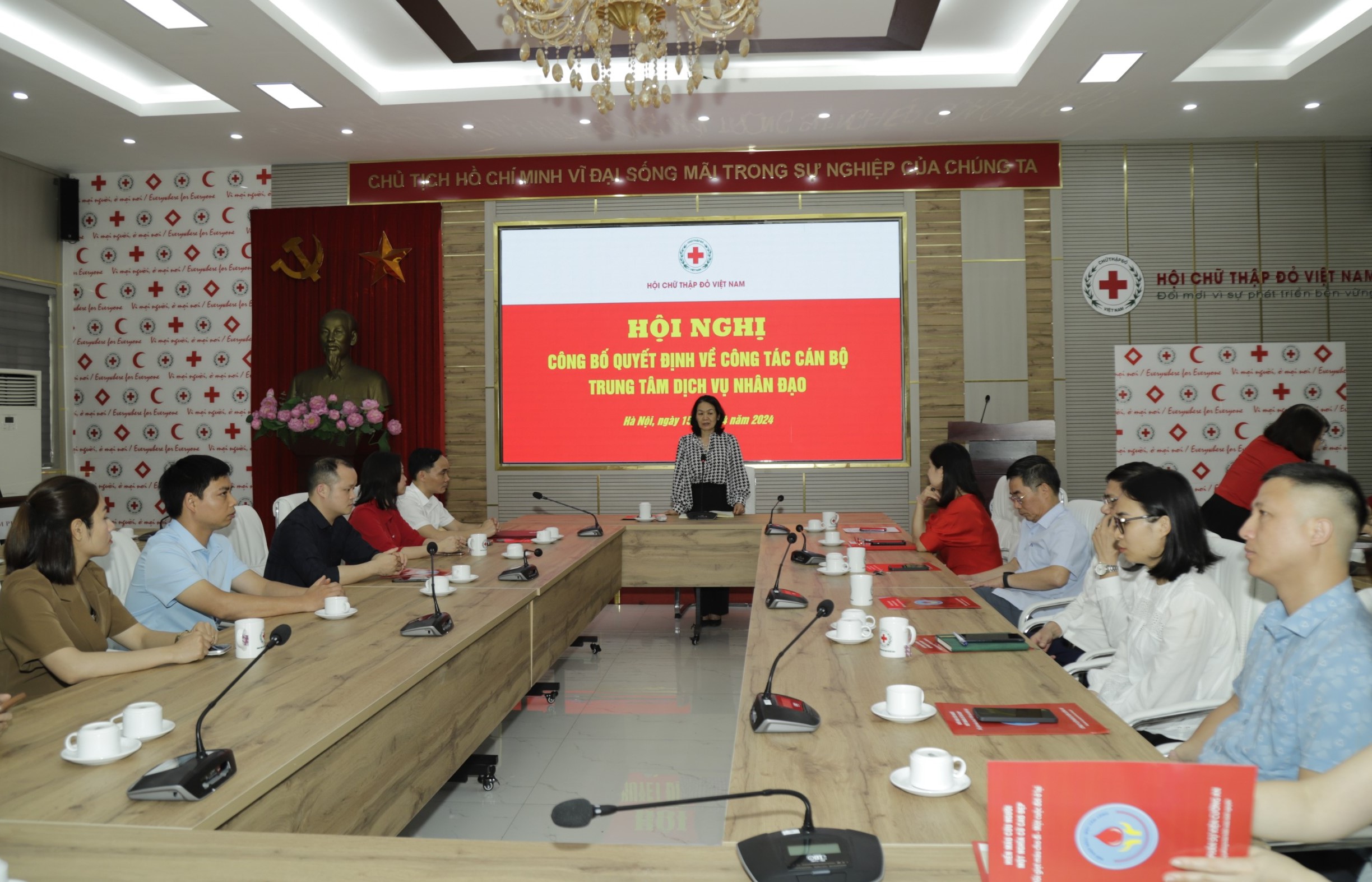 HỘI CHỮ THẬP ĐỎ VIỆT NAM