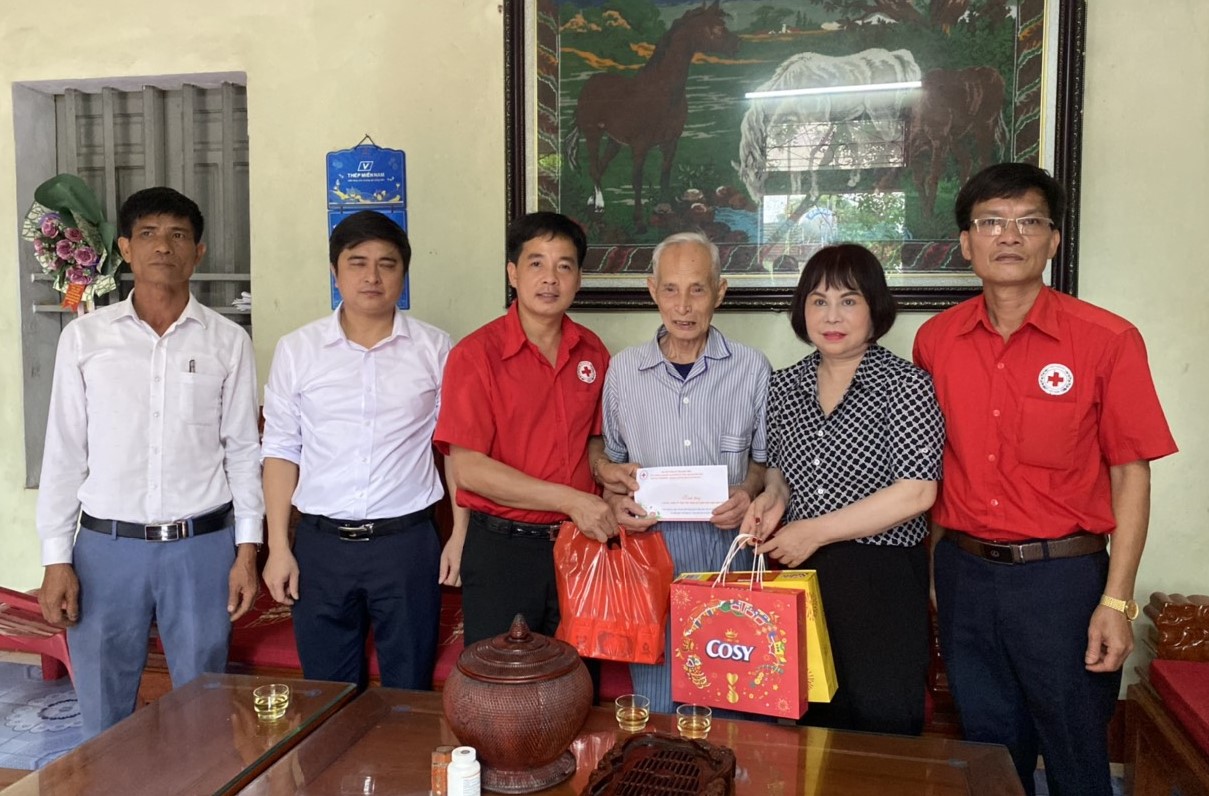 HỘI CHỮ THẬP ĐỎ VIỆT NAM