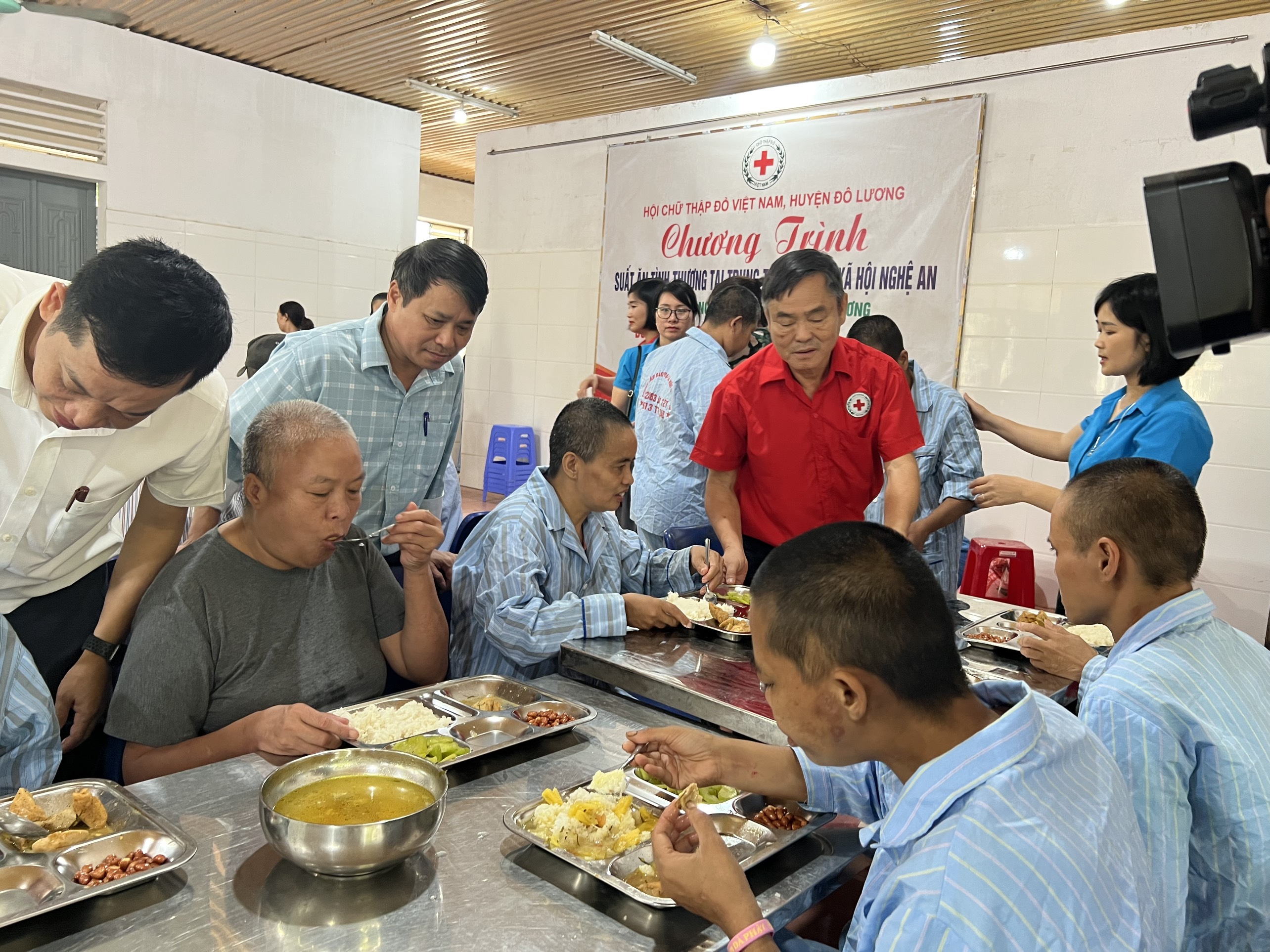 HỘI CHỮ THẬP ĐỎ VIỆT NAM