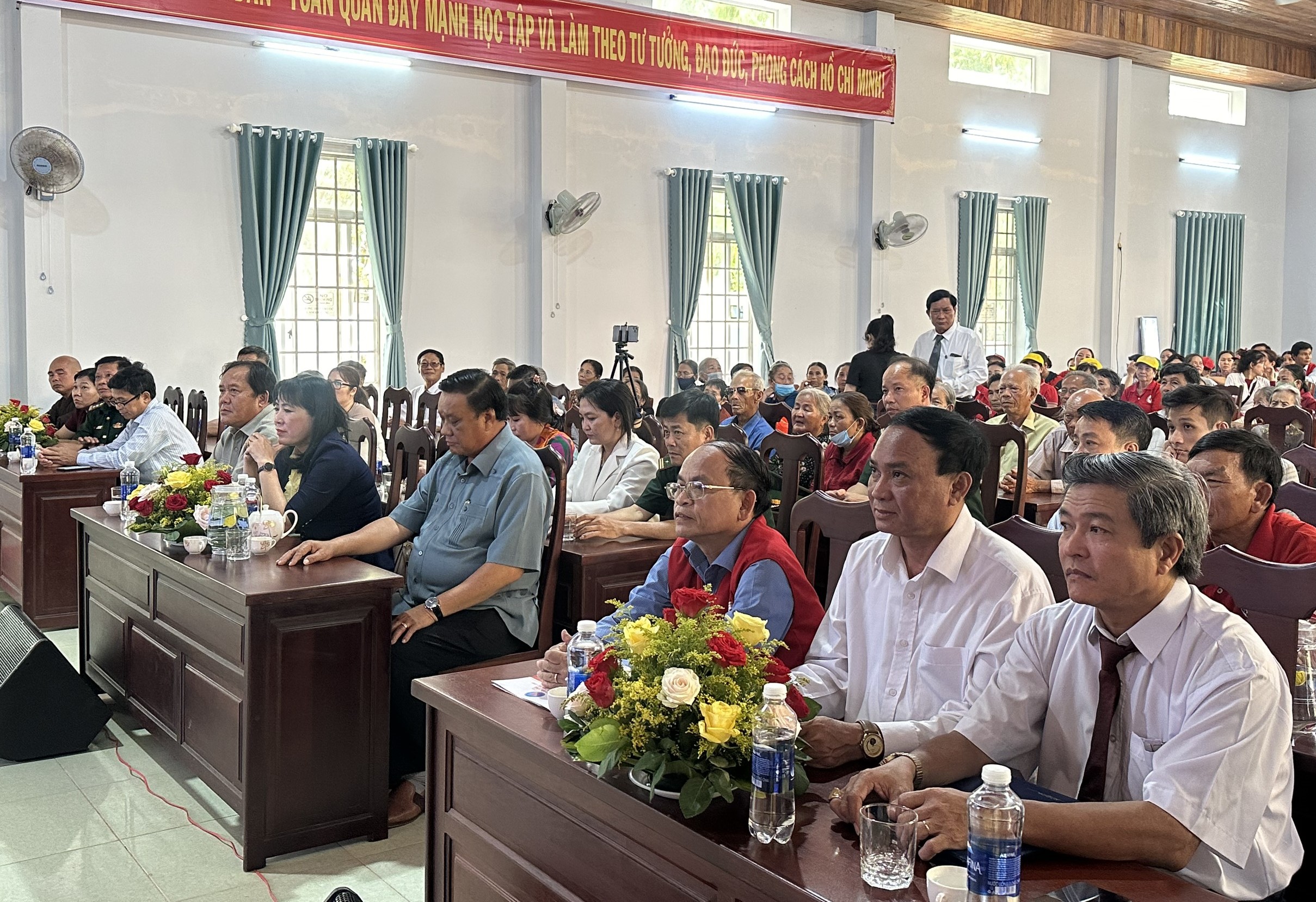 HỘI CHỮ THẬP ĐỎ VIỆT NAM