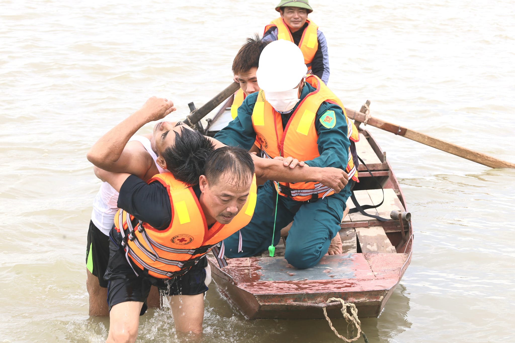 HỘI CHỮ THẬP ĐỎ VIỆT NAM